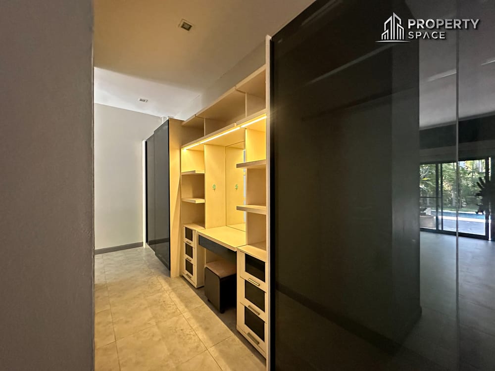 Luxury Pet Friendly 4 Bedroom Pool Villa In East Pattaya For Rent Image 25