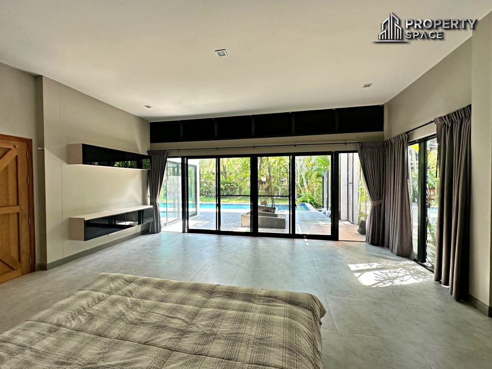 Luxury Pet Friendly 4 Bedroom Pool Villa In East Pattaya For Rent Image 21