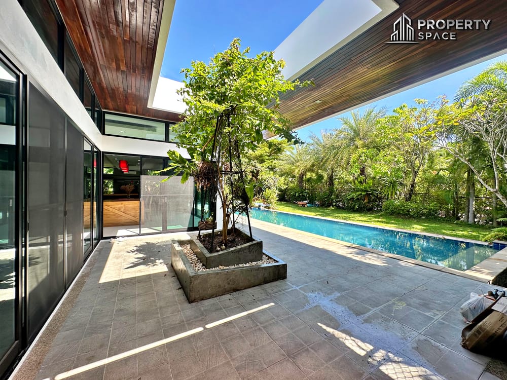 Luxury Pet Friendly 4 Bedroom Pool Villa In East Pattaya For Rent Image 6