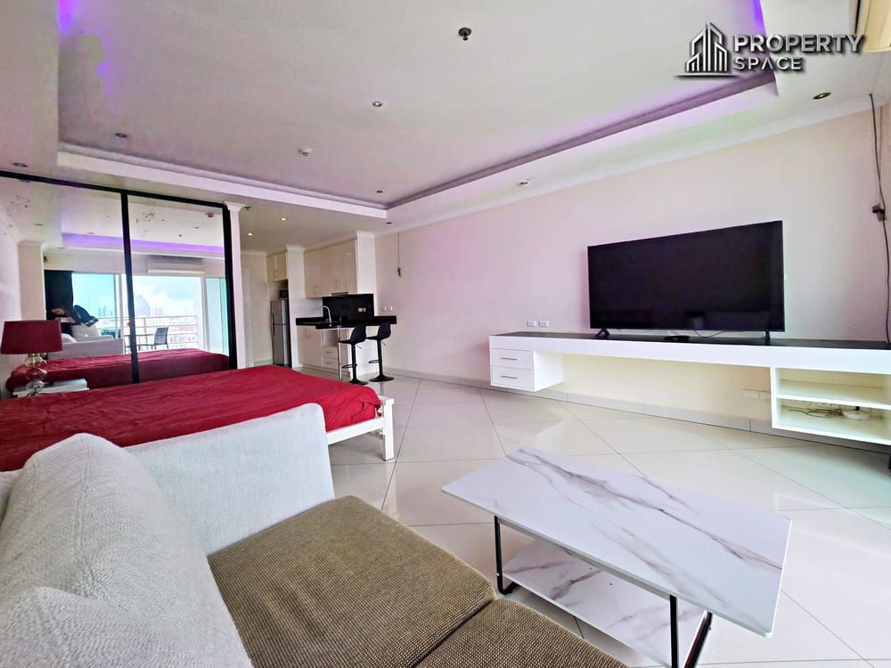 Prime Location Sea View Studio In Central Pattaya View Talay 6 For Rent Image 6