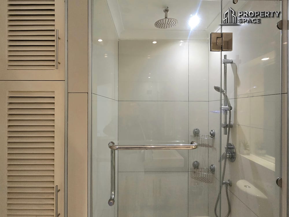 Prime Location Sea View Studio In Central Pattaya View Talay 6 For Rent Image 14