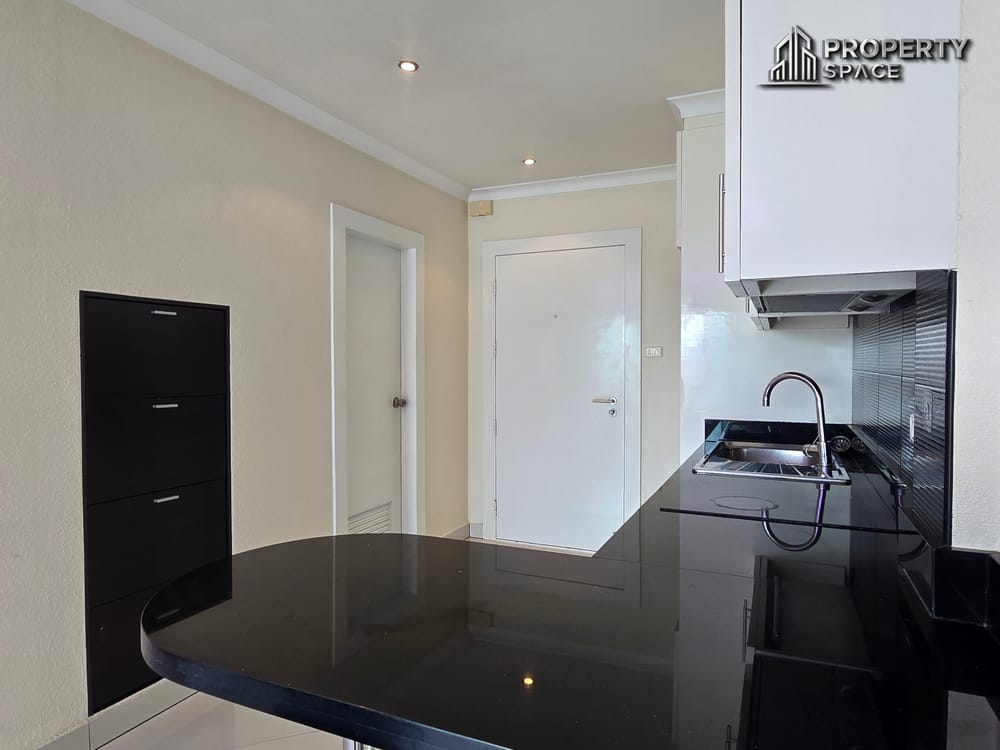 Prime Location Sea View Studio In Central Pattaya View Talay 6 For Rent Image 12