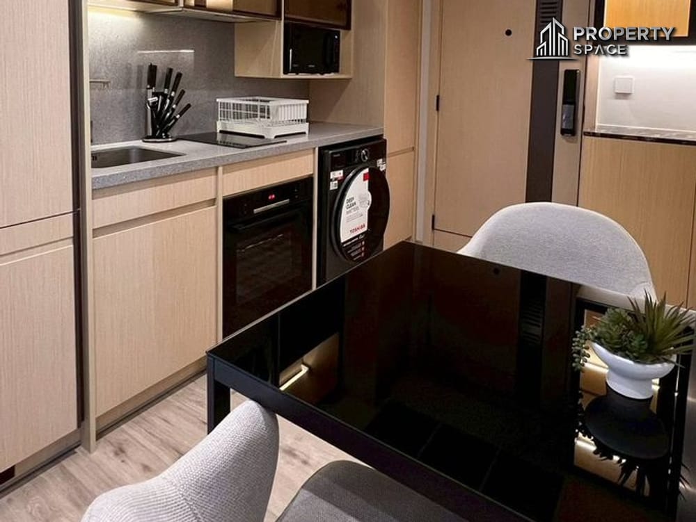 Sea View Luxury 1 Bedroom In Arom Wongamat Condo For Rent Image 10