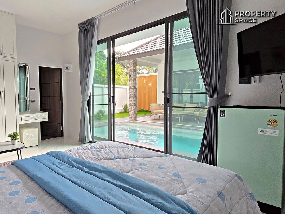 Modern Fully Furnished 4 Bedroom Pool Villa For Rent In East Pattaya Image 21