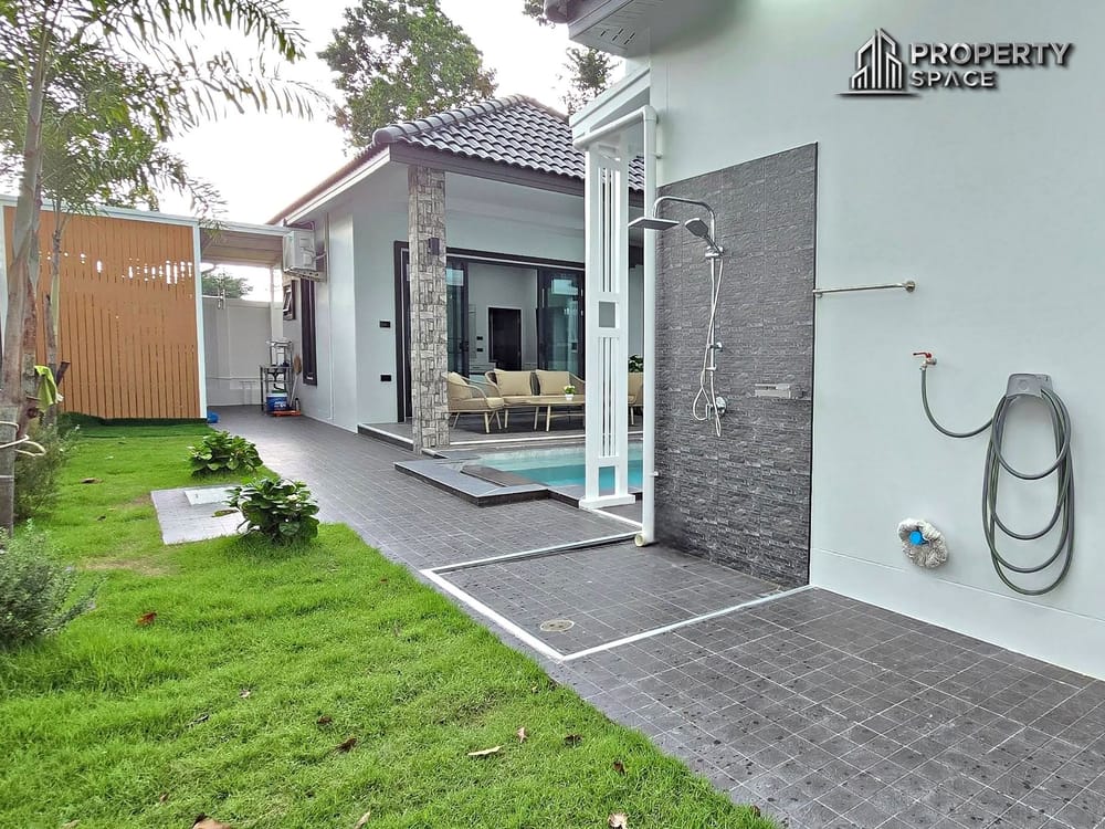 Modern Fully Furnished 4 Bedroom Pool Villa For Rent In East Pattaya Image 22