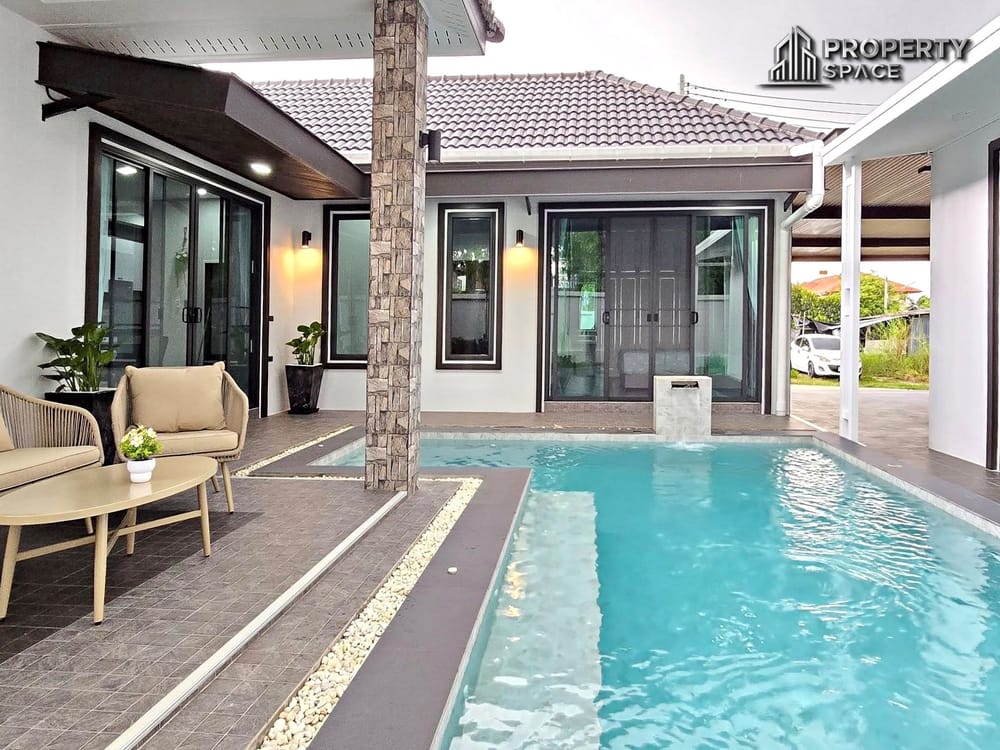 Modern Fully Furnished 4 Bedroom Pool Villa For Rent In East Pattaya Image 3