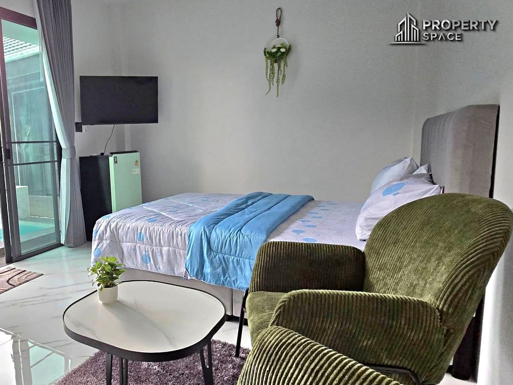 Modern Fully Furnished 4 Bedroom Pool Villa For Rent In East Pattaya Image 20