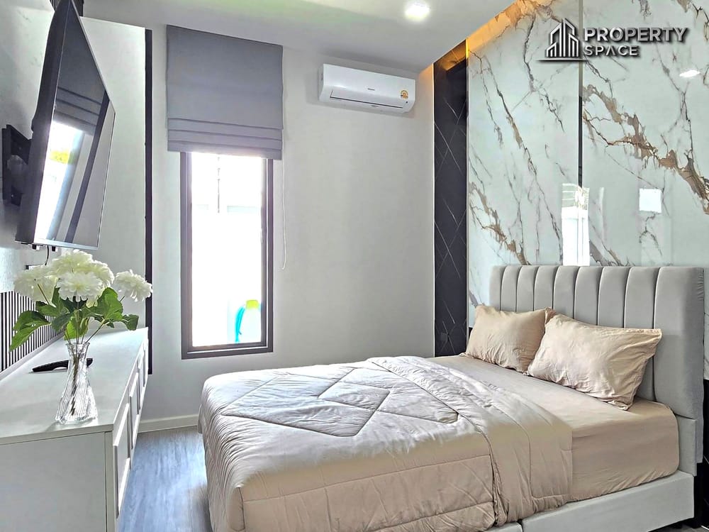 Modern Fully Furnished 4 Bedroom Pool Villa For Rent In East Pattaya Image 18