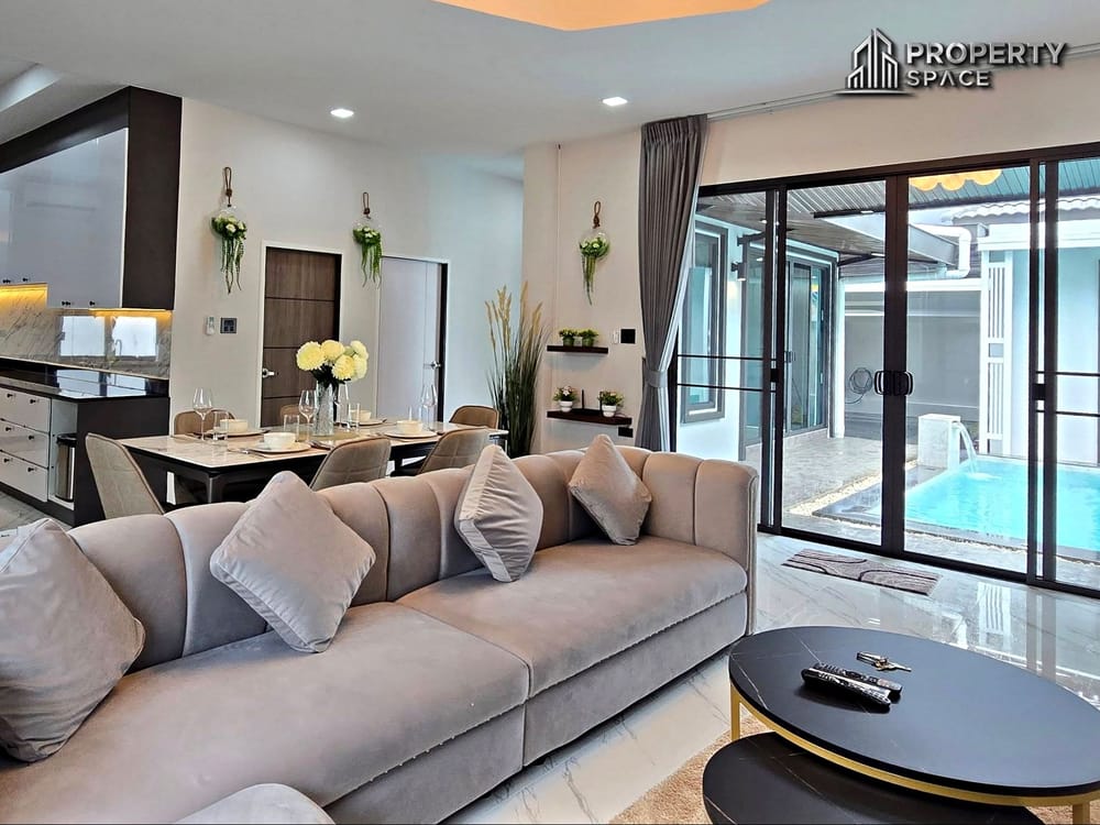 Modern Fully Furnished 4 Bedroom Pool Villa For Rent In East Pattaya Image 7