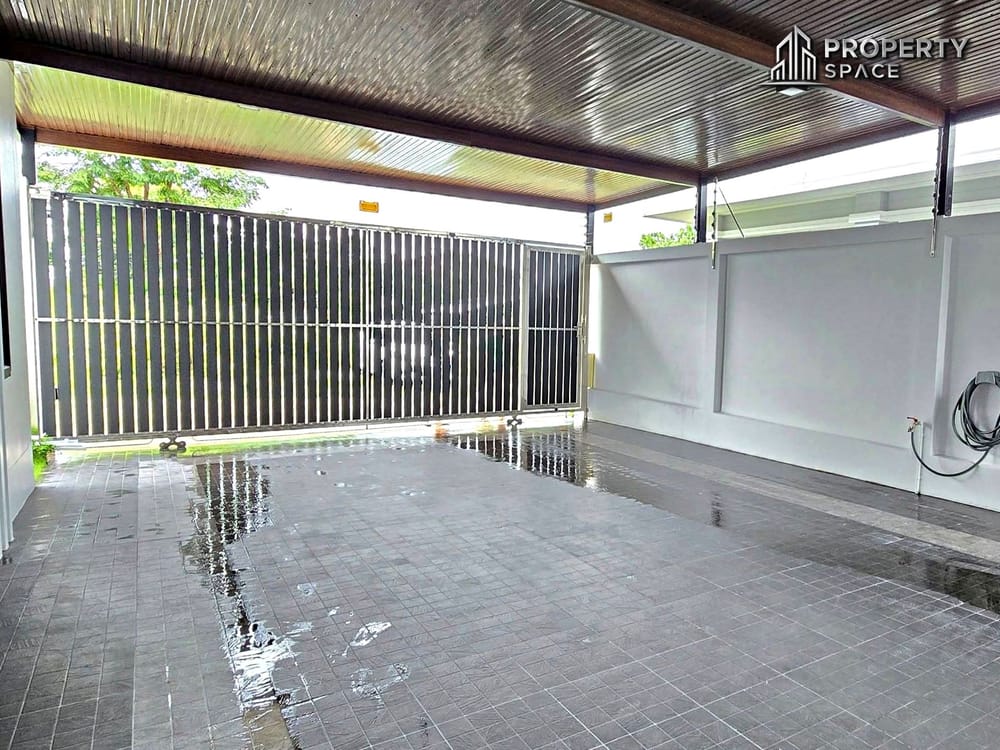 Modern Fully Furnished 4 Bedroom Pool Villa For Rent In East Pattaya Image 24
