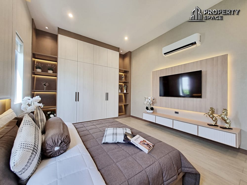 Brand New 3 Bedroom Modern Luxury Pool Villa In Huay Yai For Sale Image 15