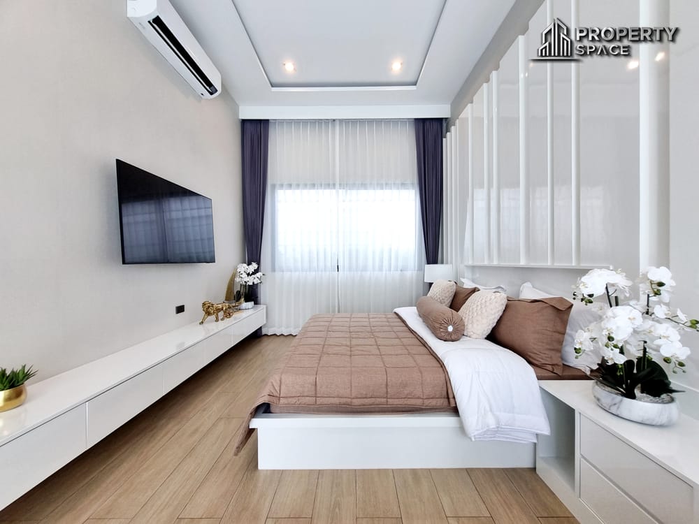 Brand New 3 Bedroom Modern Luxury Pool Villa In Huay Yai For Sale Image 27