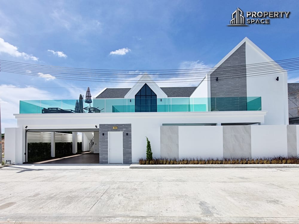 Brand New 3 Bedroom Modern Luxury Pool Villa In Huay Yai For Sale Image 1