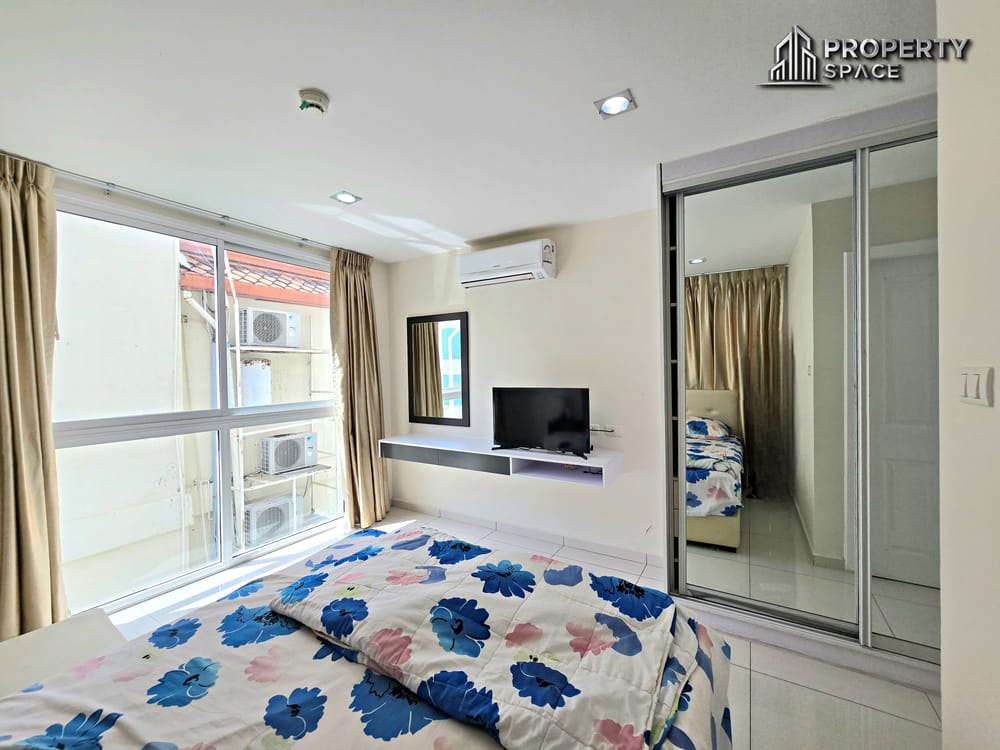 1 Bedroom  Condo In Art On The Hill Pratumnak For Rent Image 9