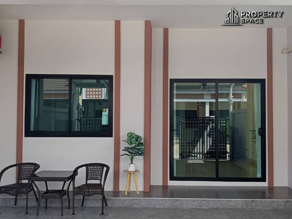 Modern 2 Bedroom Townhouse For Rent in East Pattaya Image 3