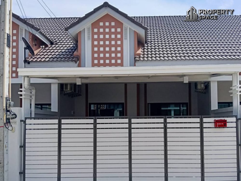 Modern 2 Bedroom Townhouse For Rent in East Pattaya Image 1