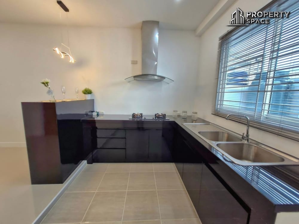 2 Bedroom Modern Townhouse Near Jomtien Beach For Sale And Rent Image 11