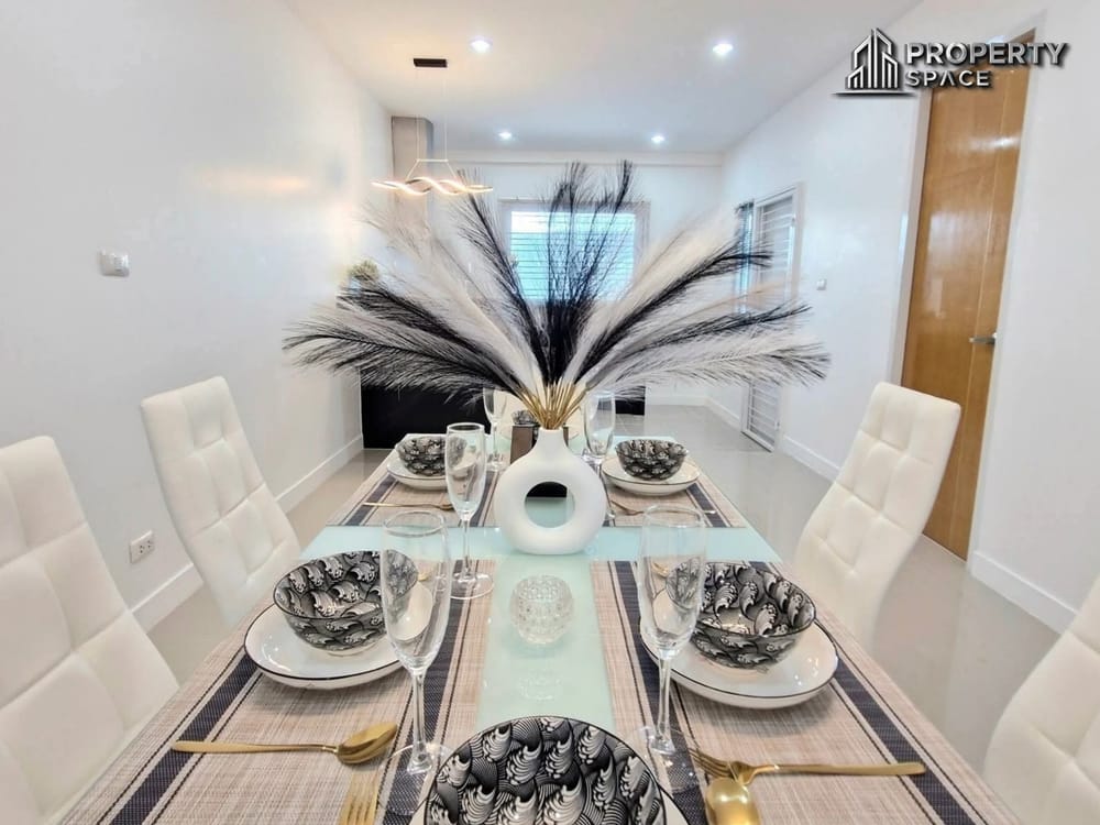 2 Bedroom Modern Townhouse Near Jomtien Beach For Sale And Rent Image 9