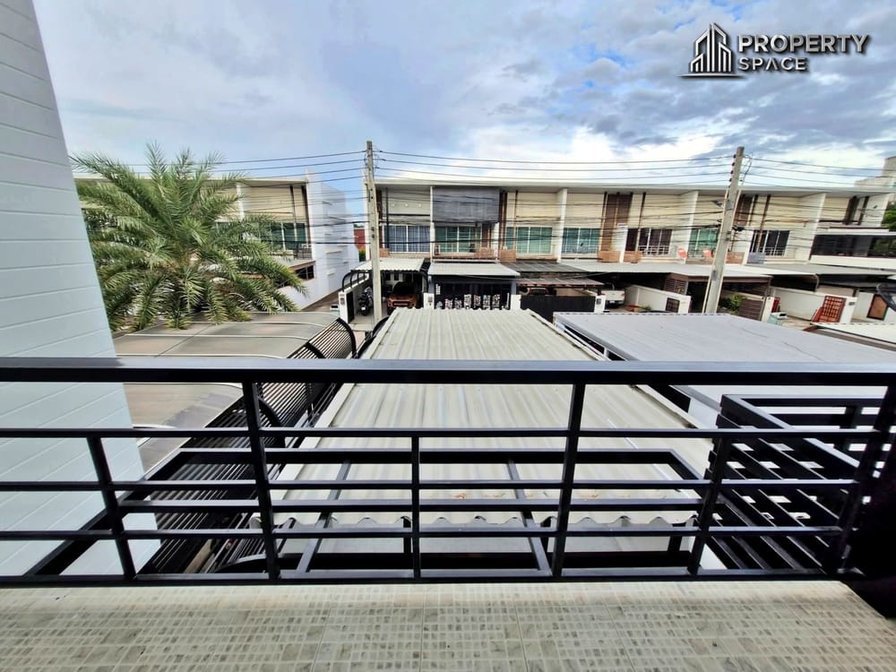 2 Bedroom Modern Townhouse Near Jomtien Beach For Sale And Rent Image 21