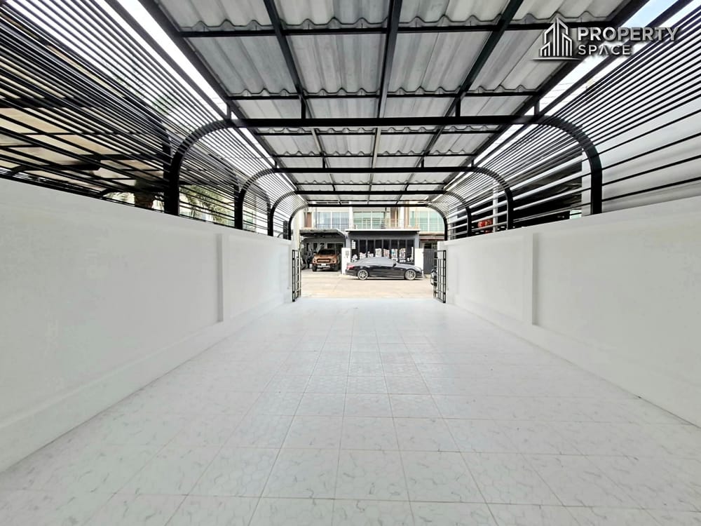 2 Bedroom Modern Townhouse Near Jomtien Beach For Sale And Rent Image 24