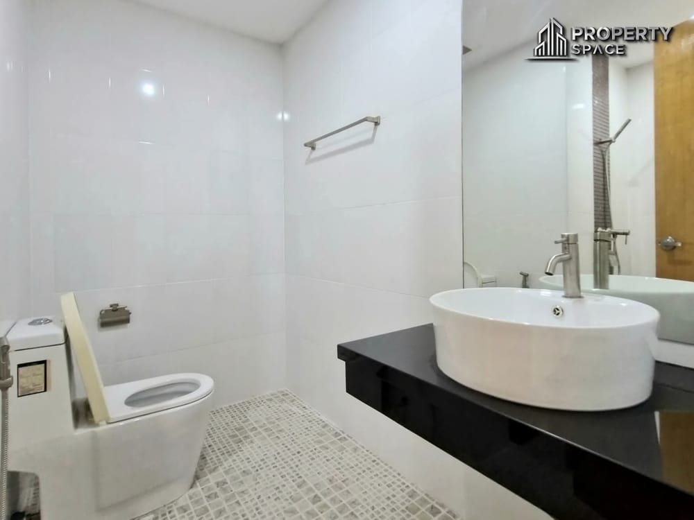 2 Bedroom Modern Townhouse Near Jomtien Beach For Sale And Rent Image 17