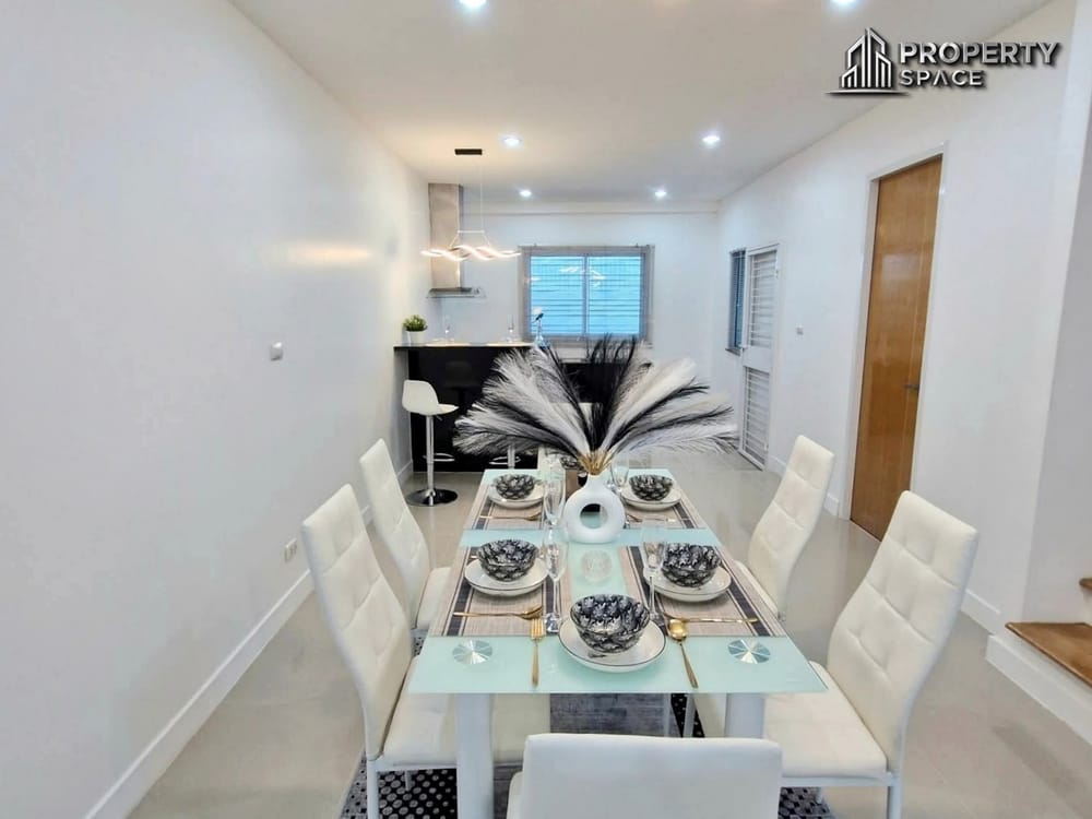 2 Bedroom Modern Townhouse Near Jomtien Beach For Sale And Rent Image 7