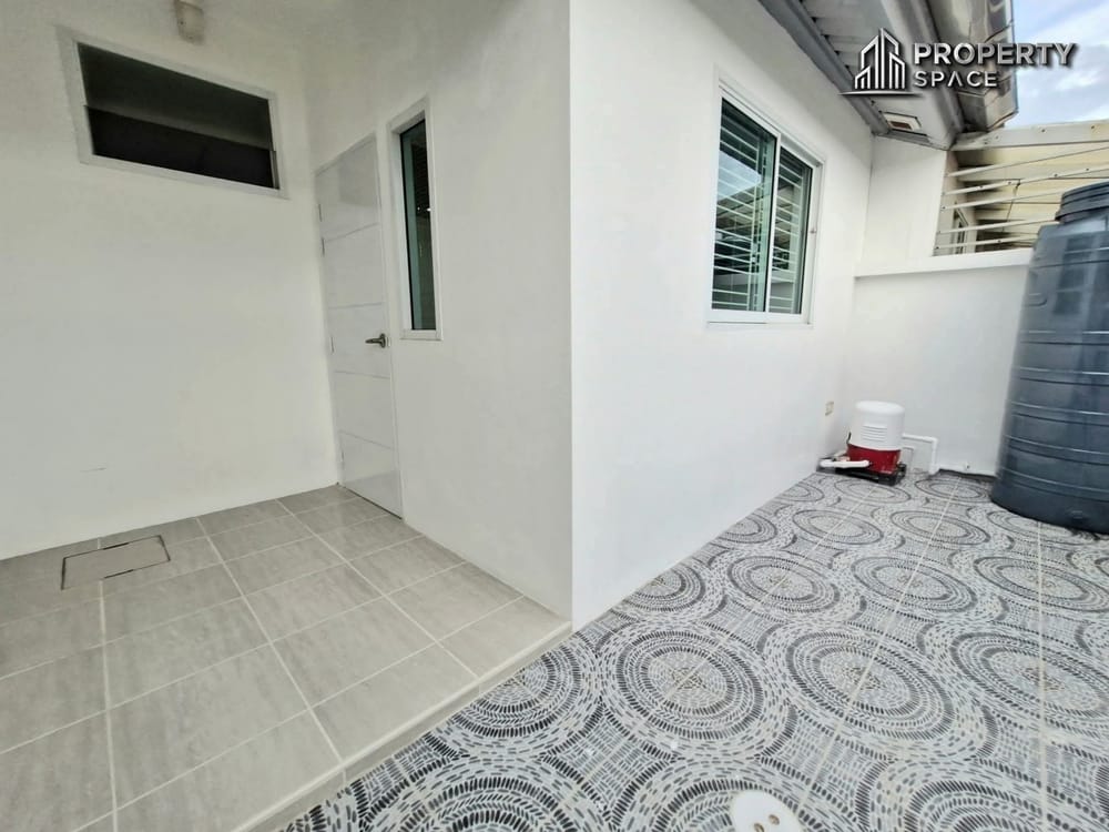 2 Bedroom Modern Townhouse Near Jomtien Beach For Sale And Rent Image 22