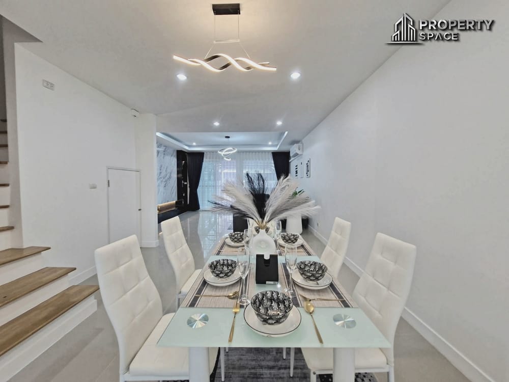 2 Bedroom Modern Townhouse Near Jomtien Beach For Sale And Rent Image 8