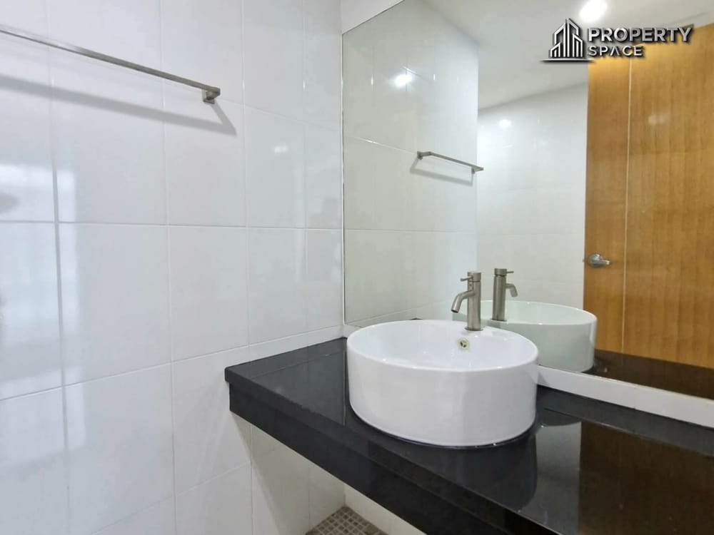 2 Bedroom Modern Townhouse Near Jomtien Beach For Sale And Rent Image 20