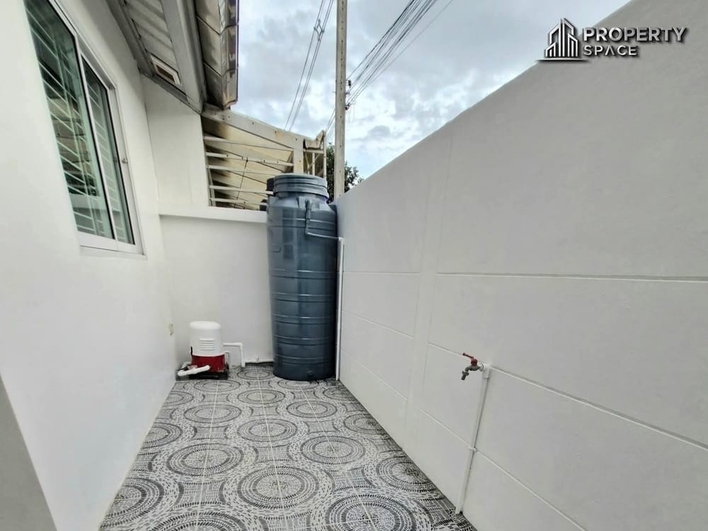 2 Bedroom Modern Townhouse Near Jomtien Beach For Sale And Rent Image 23