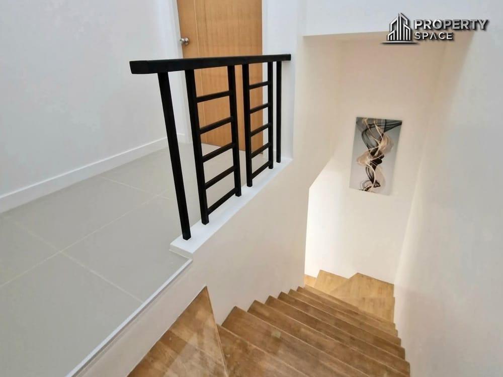 2 Bedroom Modern Townhouse Near Jomtien Beach For Sale And Rent Image 13