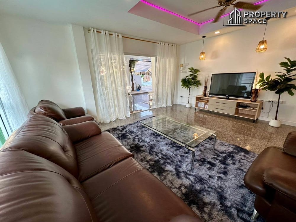 Spacious 5-Bedroom Pool Villa in Eakmongkol 2 Jomtien For Rent Image 4