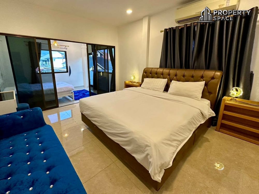 Spacious 5-Bedroom Pool Villa in Eakmongkol 2 Jomtien For Rent Image 12
