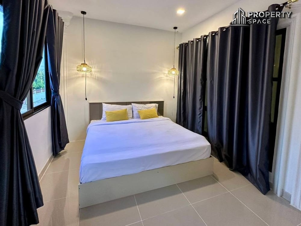 Spacious 5-Bedroom Pool Villa in Eakmongkol 2 Jomtien For Rent Image 14