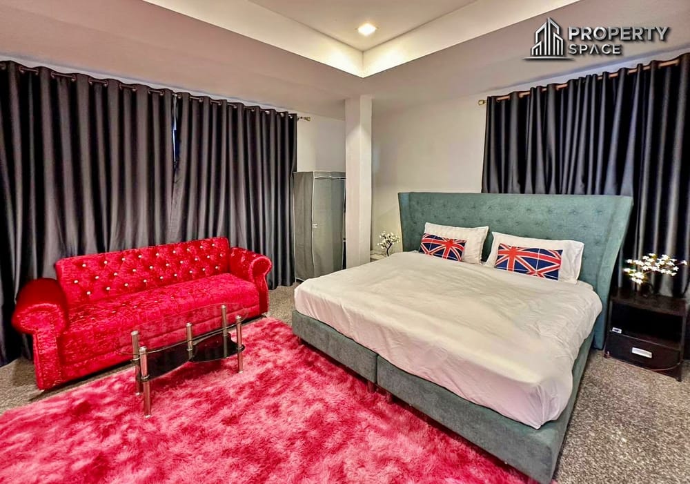 Spacious 5-Bedroom Pool Villa in Eakmongkol 2 Jomtien For Rent Image 16