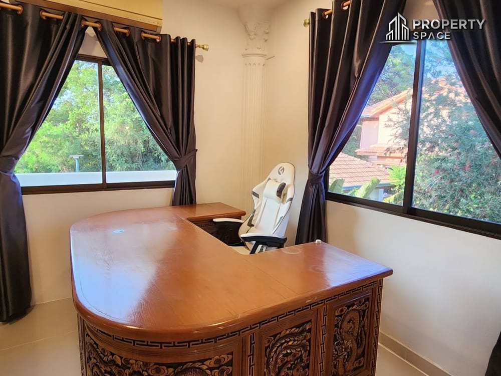 Spacious 5-Bedroom Pool Villa in Eakmongkol 2 Jomtien For Rent Image 10