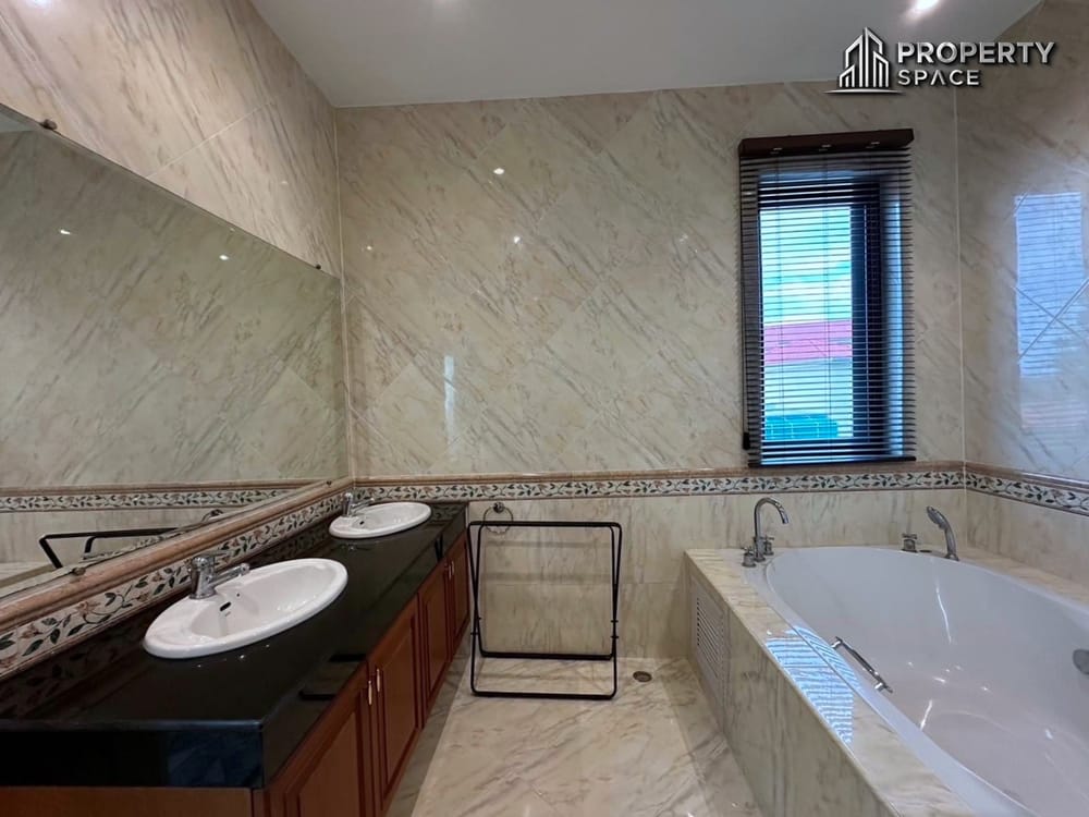 Spacious 4 Bedroom Pool Villa In Paradise Villa 1 Pattaya For Sale  Image 15