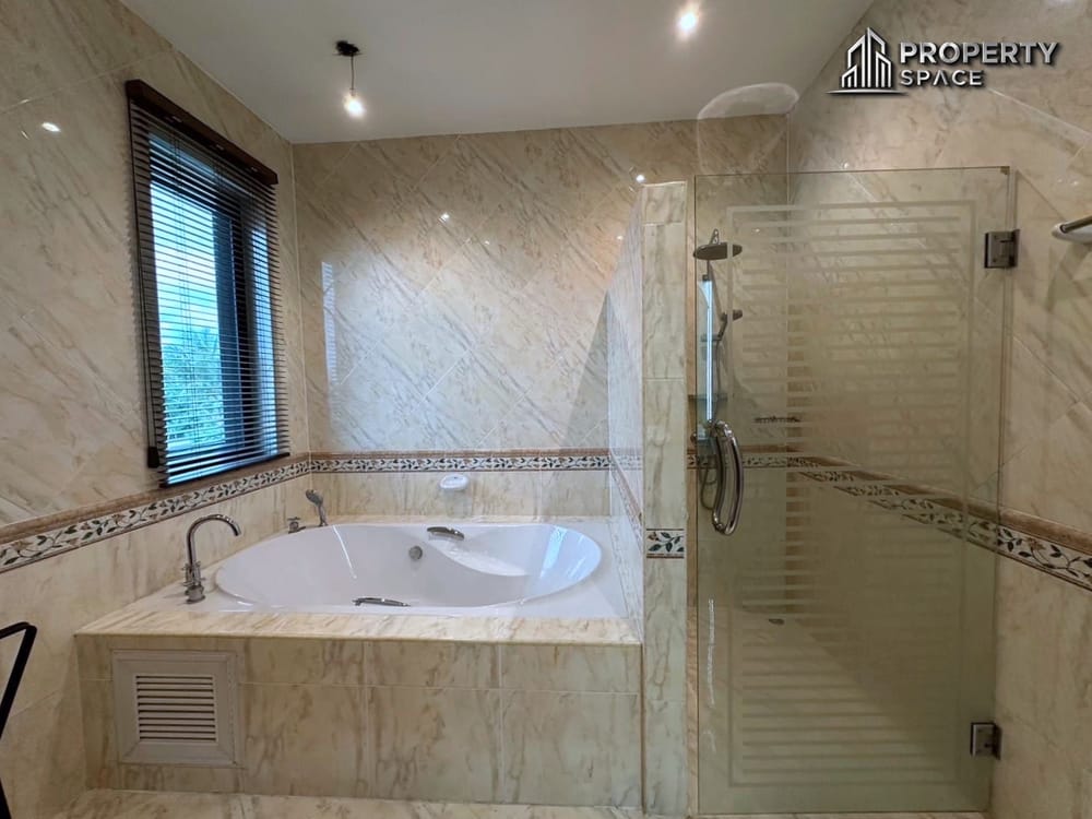 Spacious 4 Bedroom Pool Villa In Paradise Villa 1 Pattaya For Sale  Image 19