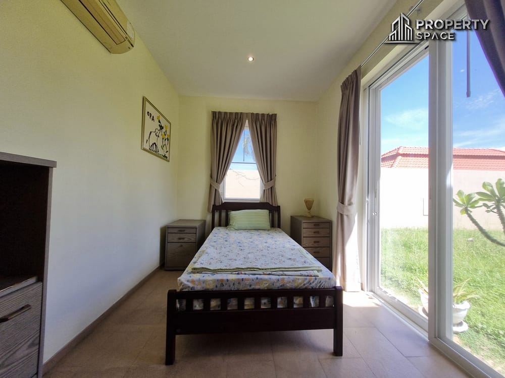 Luxury Spacious 8 Bedroom Pool Villa In East Pattaya For Rent Image 41