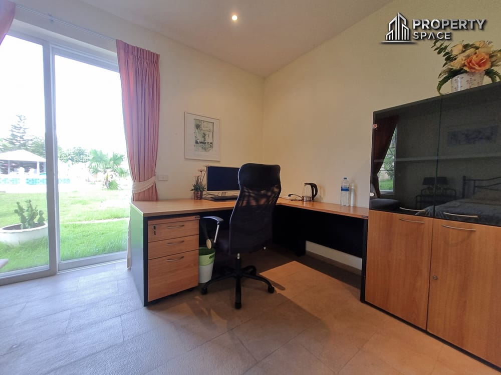 Luxury Spacious 8 Bedroom Pool Villa In East Pattaya For Rent Image 36