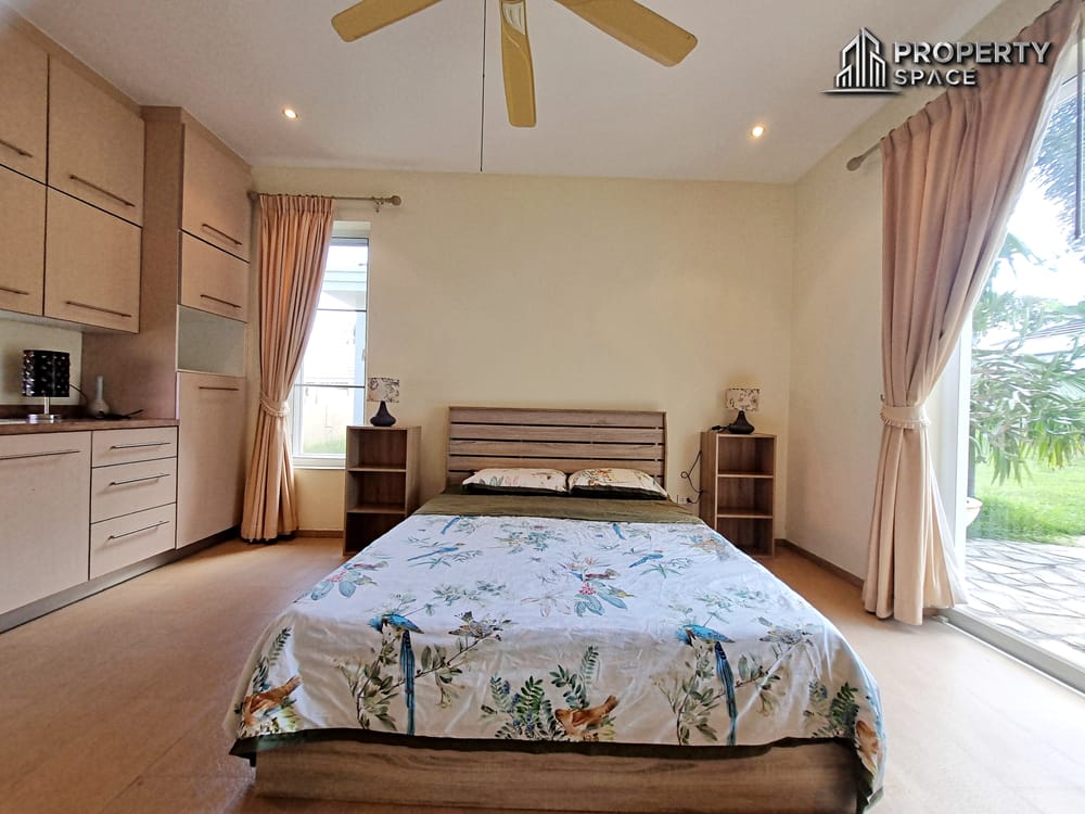 Luxury Spacious 8 Bedroom Pool Villa In East Pattaya For Rent Image 43