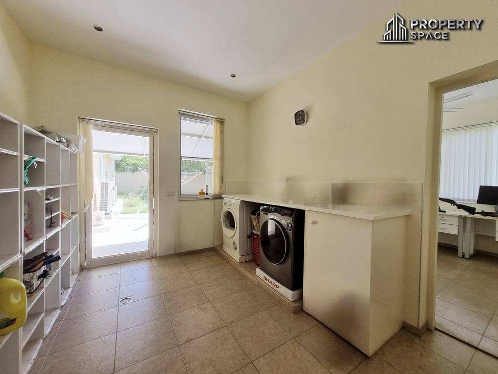 Luxury Spacious 8 Bedroom Pool Villa In East Pattaya For Rent Image 50