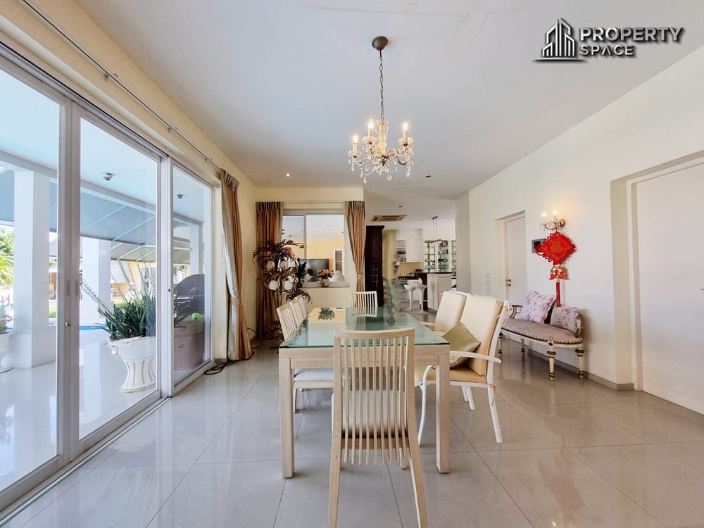 Luxury Spacious 8 Bedroom Pool Villa In East Pattaya For Rent Image 14