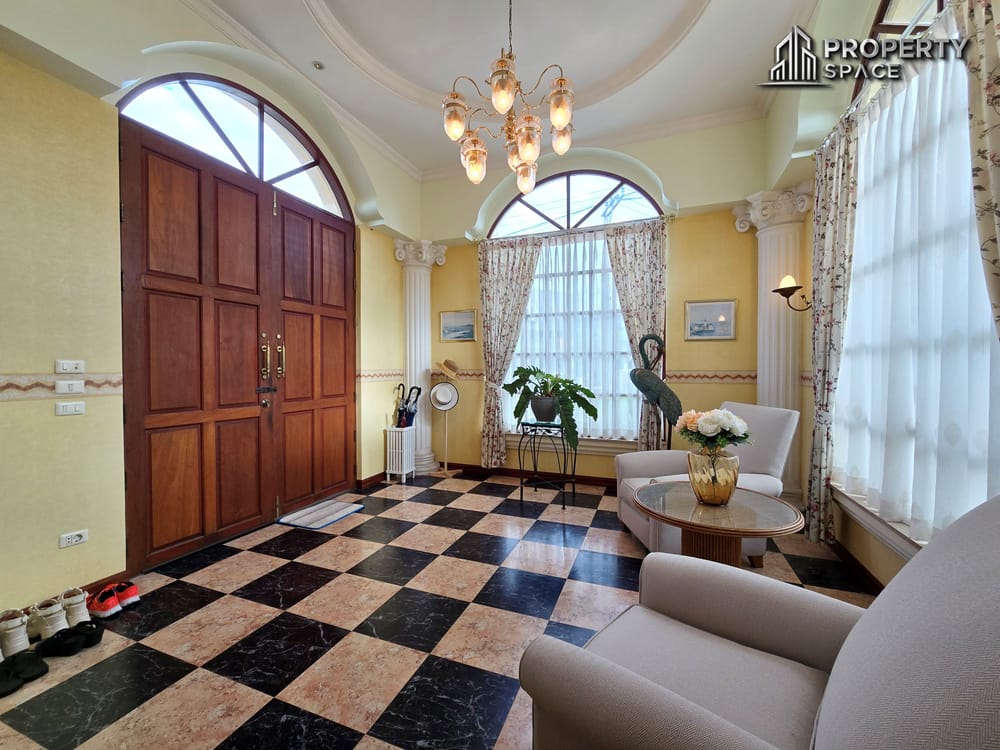 Classic European 5 Bedroom Pool Villa Suwattana Garden Home Soi nern Pattaya For Sale Image 11