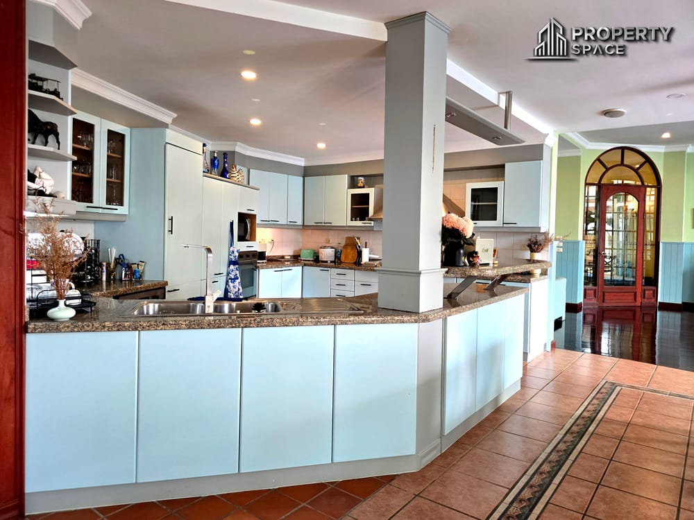 Classic European 5 Bedroom Pool Villa Suwattana Garden Home Soi nern Pattaya For Sale Image 25