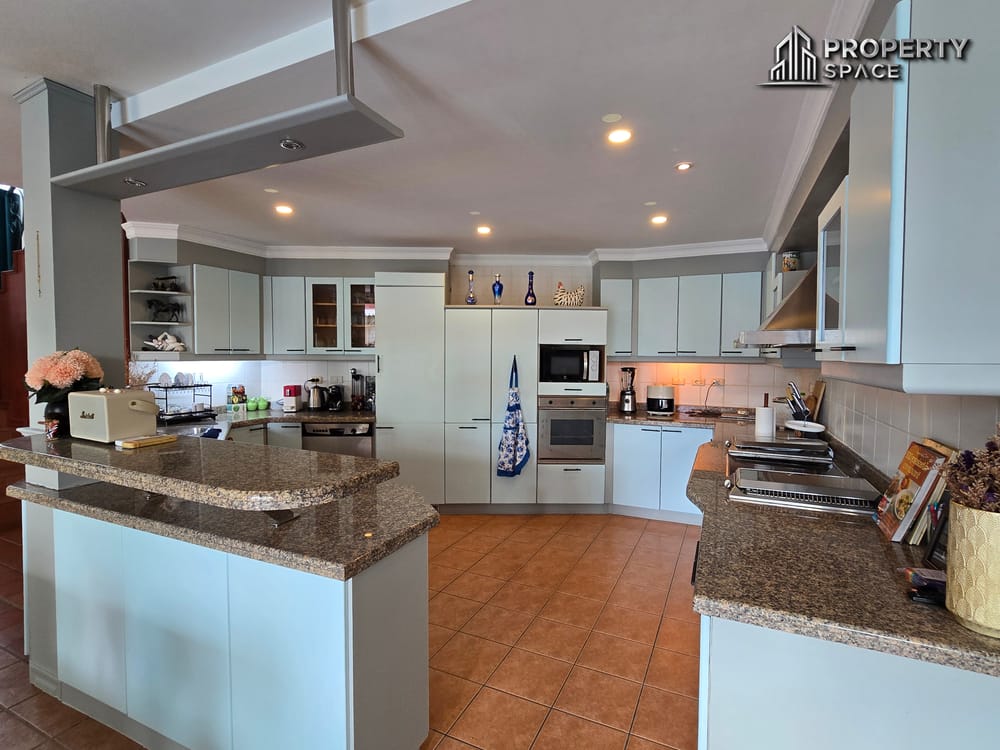 Classic European 5 Bedroom Pool Villa Suwattana Garden Home Soi nern Pattaya For Sale Image 26