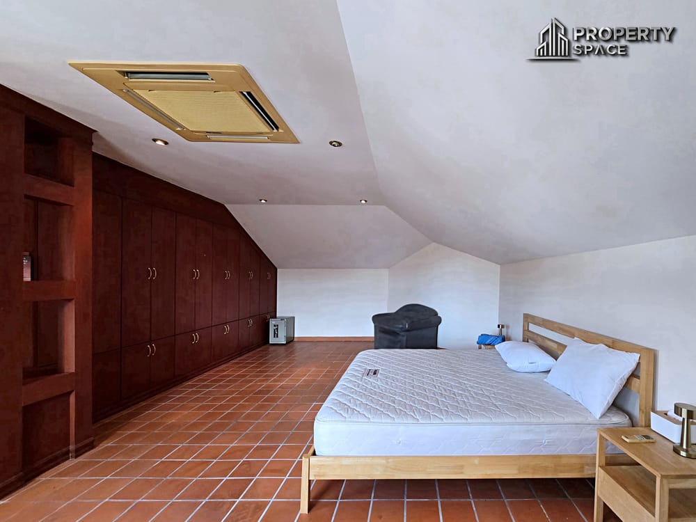 Classic European 5 Bedroom Pool Villa Suwattana Garden Home Soi nern Pattaya For Sale Image 39