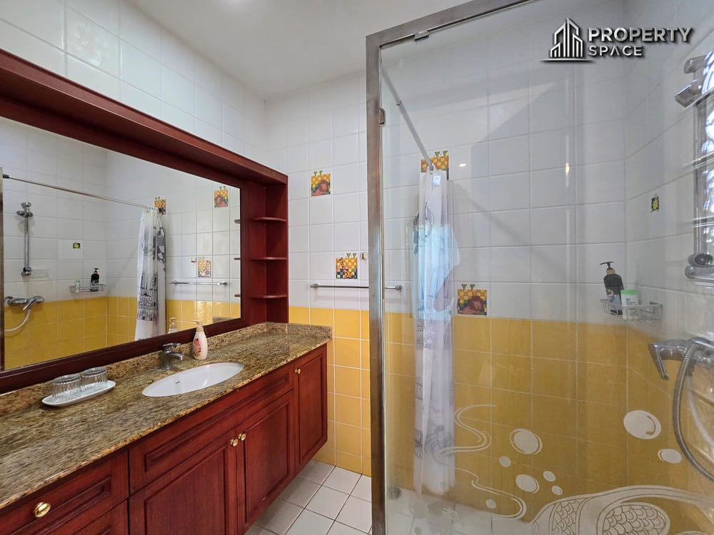 Classic European 5 Bedroom Pool Villa Suwattana Garden Home Soi nern Pattaya For Sale Image 44