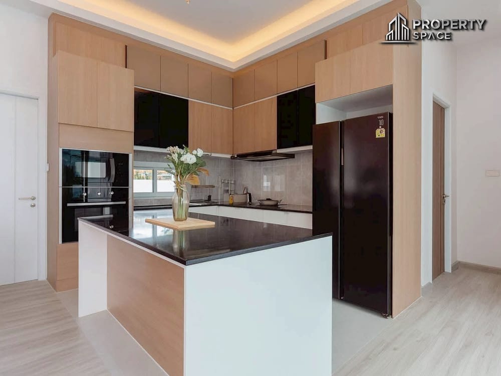 Nordic-Style 5 Bedroom Pool Villa in East Pattaya Near Mabprachan Lake For Sale Image 8