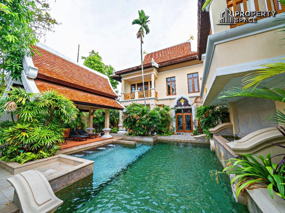Luxury 3 Bedroom Pool Villa In View Talay Marina Pattaya For Sale Image 1